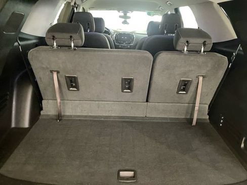Used 2018 Chevrolet Traverse LT w/ LPO, Floor Liner Package AWD/4WD image 19
