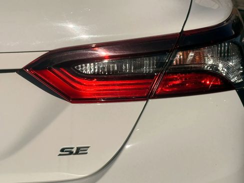 Used 2021 Toyota Camry SE image 30