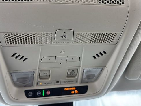 Used 2022 Cadillac XT6 Premium Luxury image 31