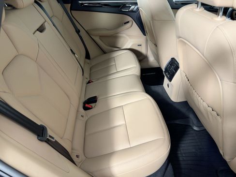 Certified 2026 Porsche Macan AWD/4WD image 29