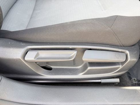 Used 2017 Volkswagen Jetta S image 19