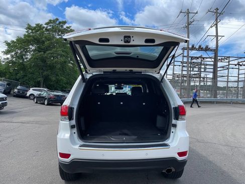 Certified 2022 Jeep Grand Cherokee Limited AWD/4WD image 13