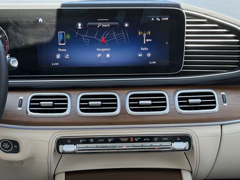Used 2026 Mercedes-Benz GLS 580 4MATIC image 20