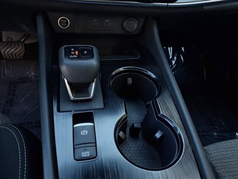 Used 2023 Nissan Rogue SV image 11