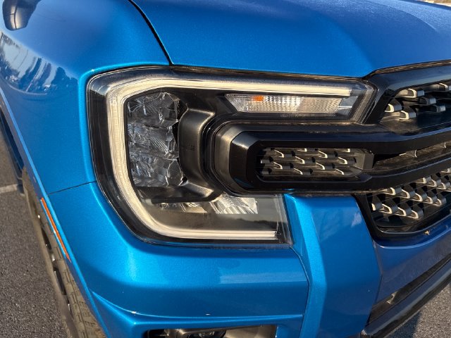 Used 2025 Ford Ranger XLT w/ Black Appearance Package AWD/4WD image 12