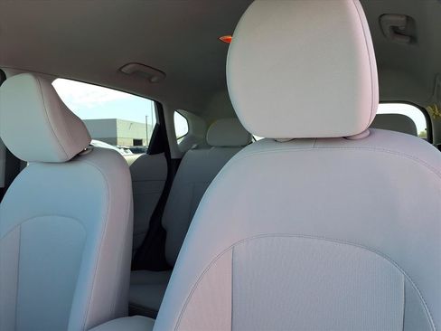 Used 2026 Hyundai Kona SE FWD image 5