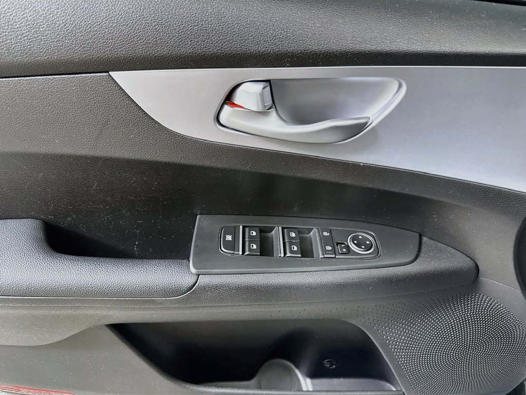 Used 2023 Kia Forte LXS FWD image 17