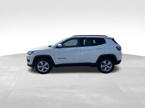 Used 2019 Jeep Compass Latitude image 2