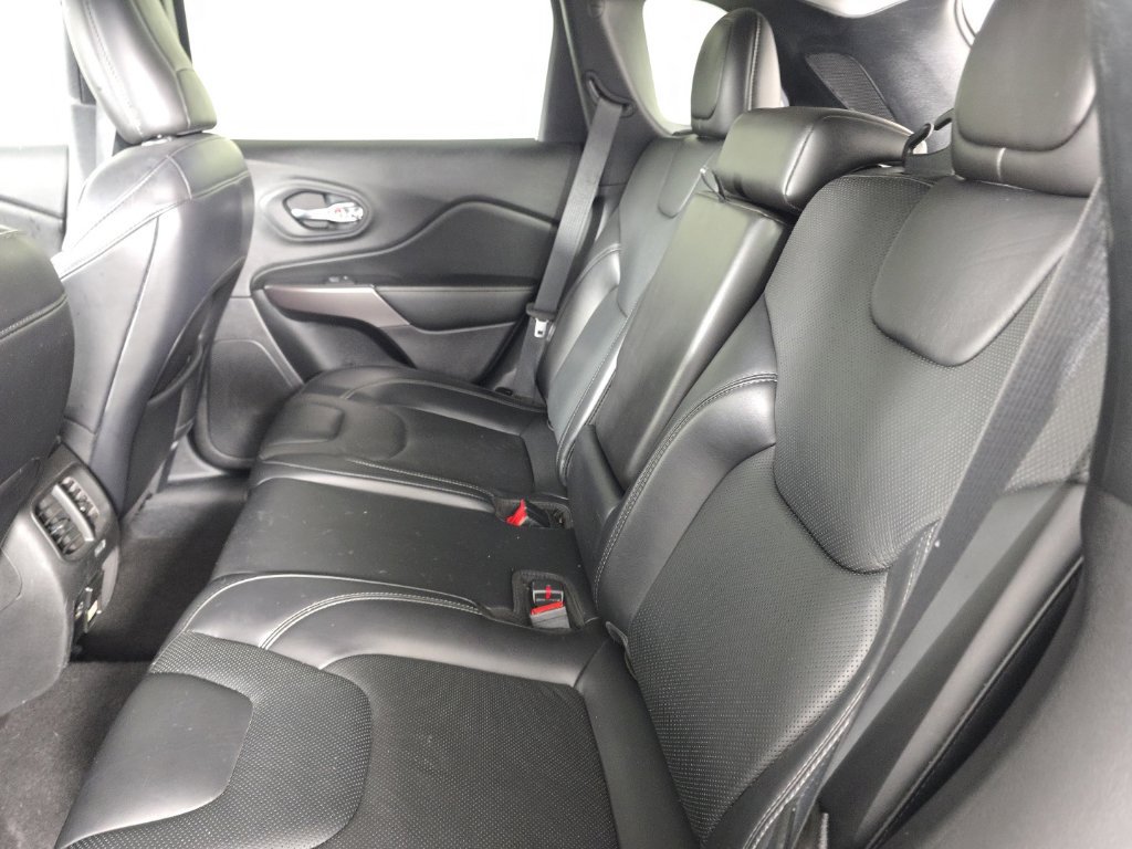 Used 2021 Jeep Cherokee Latitude Lux w/ Comfort/Convenience Group AWD/4WD image 26