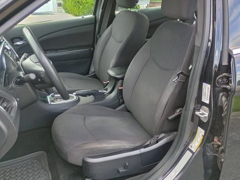 Used 2013 Chrysler 200 LX FWD image 16