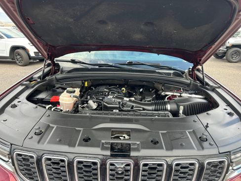 Used 2023 Jeep Grand Cherokee Limited w/ Luxury Tech Group II AWD/4WD image 21
