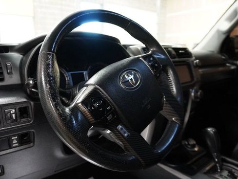 Used 2016 Toyota 4Runner SR5 Premium AWD/4WD image 9