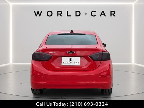Used 2019 Chevrolet Cruze LS w/ LS Convenience Package FWD image 4