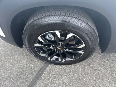 Used 2022 Chevrolet TrailBlazer LT FWD image 34