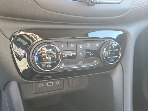 Used 2022 Buick Encore GX Select image 21