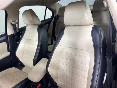 Used 2013 Volkswagen Jetta SEL image 14