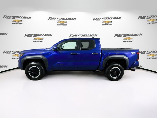 Used 2024 Toyota Tacoma TRD Off-Road AWD/4WD image 4