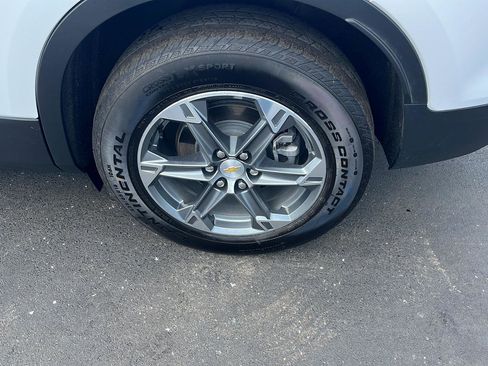 Used 2025 Chevrolet Blazer LT image 32