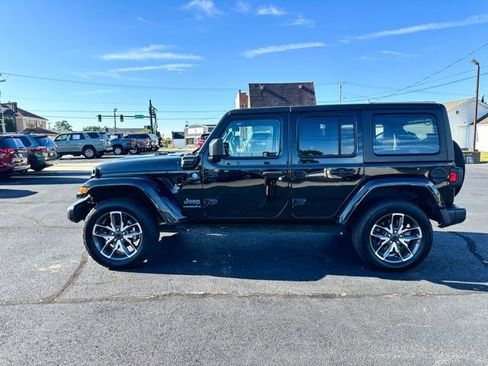 Used 2024 Jeep Wrangler Unlimited AWD/4WD image 4