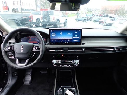 Used 2023 Lincoln Corsair AWD w/ Equipment Group 101A image 19