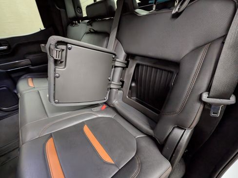 Used 2021 GMC Sierra 1500 AT4 w/ AT4 Premium Package AWD/4WD image 8