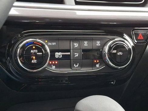 Used 2024 Chevrolet Trax ACTIV w/ Sunroof Package FWD image 18