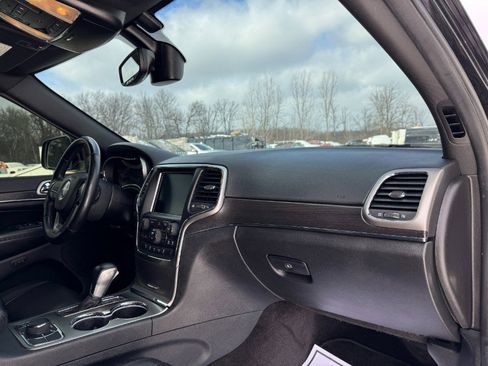 Used 2018 Jeep Grand Cherokee Limited image 20