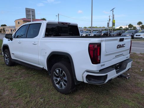 Used 2022 GMC Sierra 1500 AT4 w/ AT4 Premium Package AWD/4WD image 6