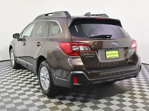 Used 2019 Subaru Outback 2.5i Premium image 4