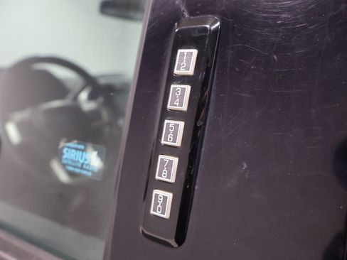 Used 2017 Ford F150 Lariat image 10