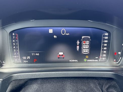 Used 2025 Honda Pilot Black Edition image 11