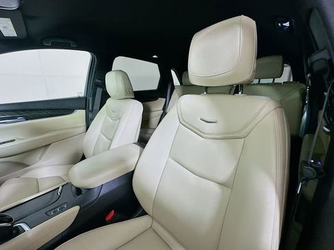Used 2018 Cadillac XT5 AWD image 25