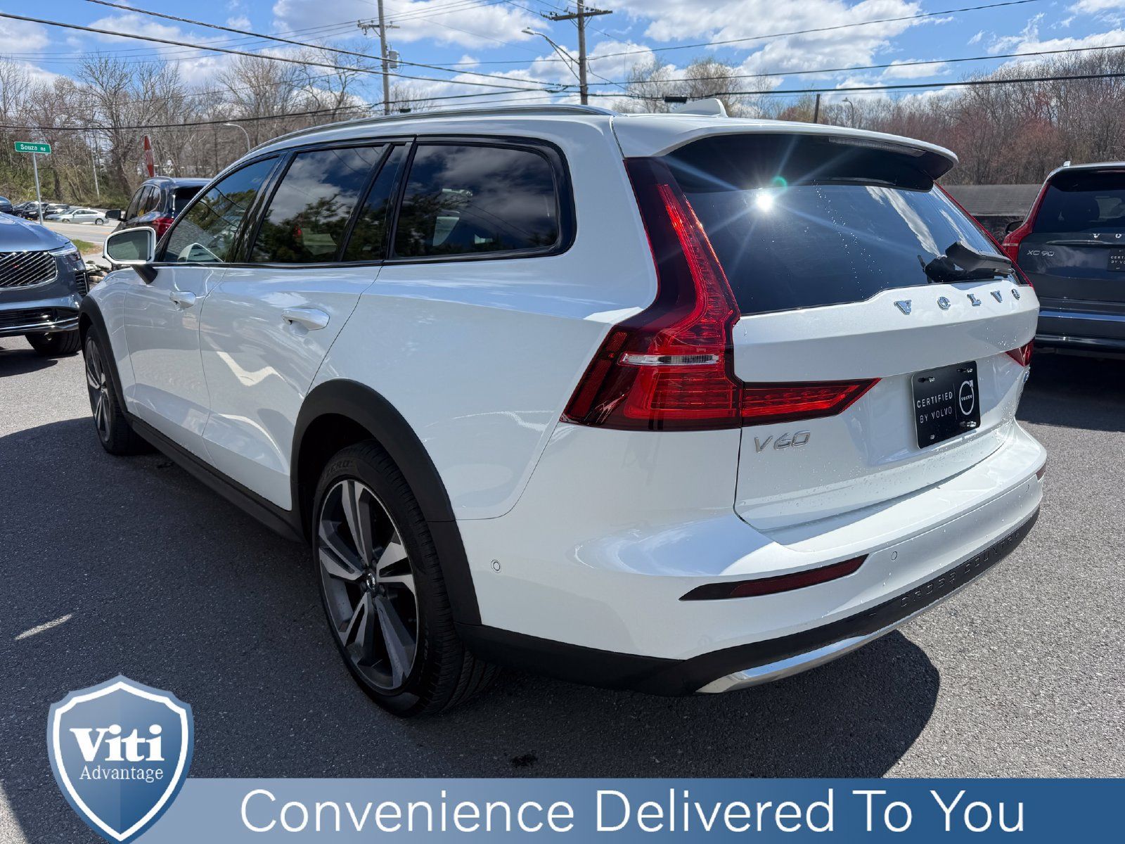 Certified 2025 Volvo V60 B5 Cross Country Plus AWD/4WD image 6