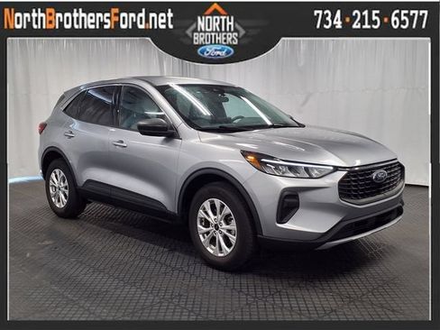 Certified 2023 Ford Escape Active AWD/4WD image 1