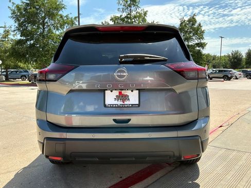 Used 2025 Nissan Rogue SV FWD image 7