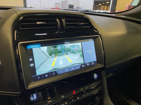 Used 2019 Jaguar F-PACE S image 20