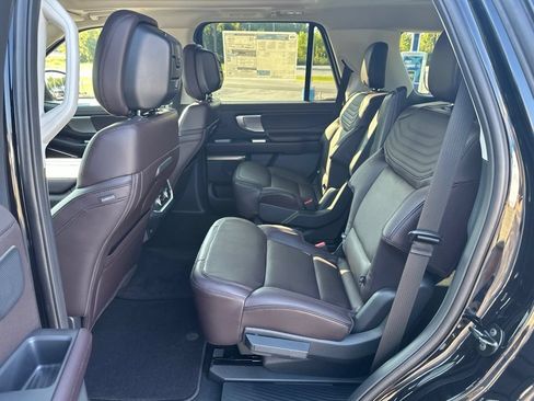 New 2027 Ford Expedition Platinum w/ Platinum Ultimate Package AWD/4WD image 11