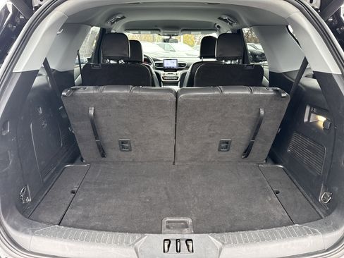 Used 2022 Ford Explorer XLT w/ Equipment Group 202A image 8