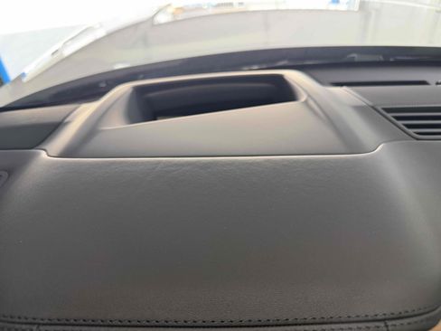 Used 2025 Land Rover Range Rover Long Wheelbase Autobiography image 42