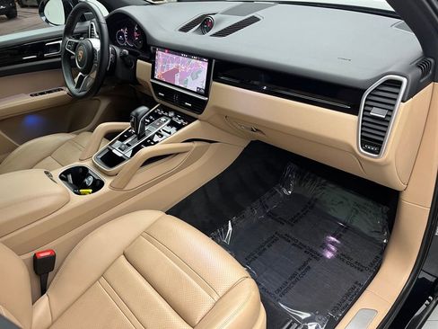 Used 2021 Porsche Cayenne image 33