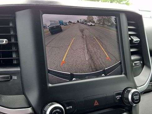 Used 2022 RAM 1500 Big Horn AWD/4WD image 17
