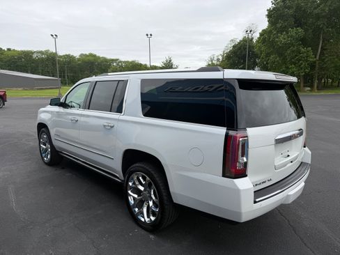 Used 2019 GMC Yukon XL Denali w/ Denali Ultimate Package AWD/4WD image 11