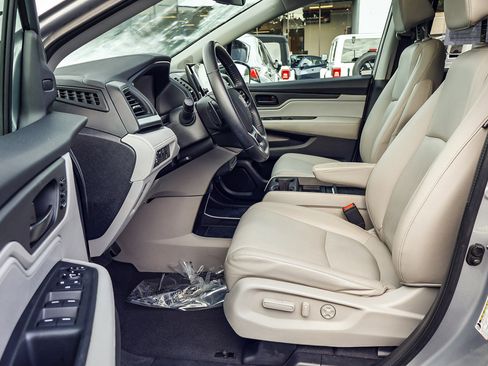 Used 2018 Honda Odyssey EX-L image 2