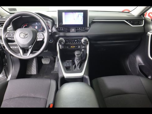 Used 2025 Toyota RAV4 XLE w/ Convenience Package image 15