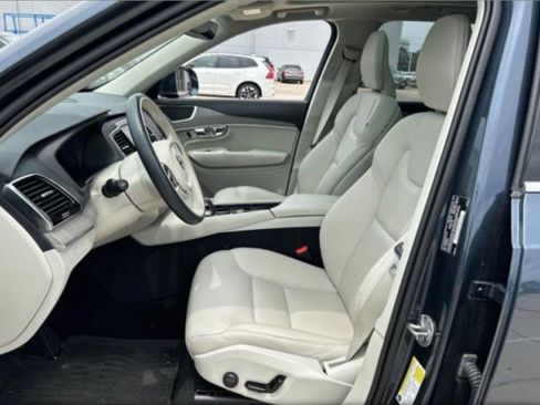 Used 2025 Volvo XC90 B6 Plus AWD/4WD image 2