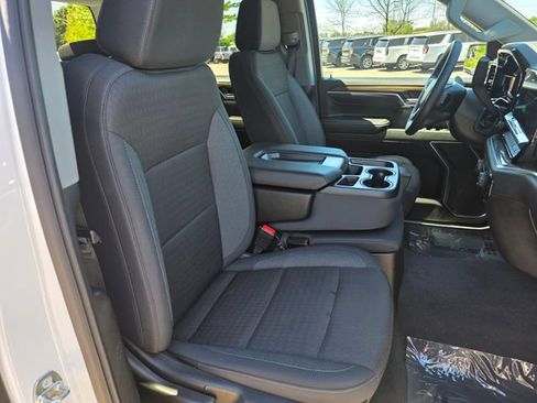 Used 2024 Chevrolet Silverado 1500 LT AWD/4WD image 11
