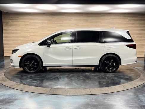 Used 2024 Honda Odyssey Sport image 9