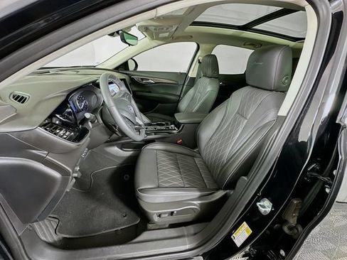 Used 2023 Buick Envision Avenir AWD/4WD image 21