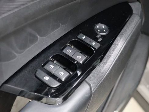 Used 2024 Kia Sportage SX image 19