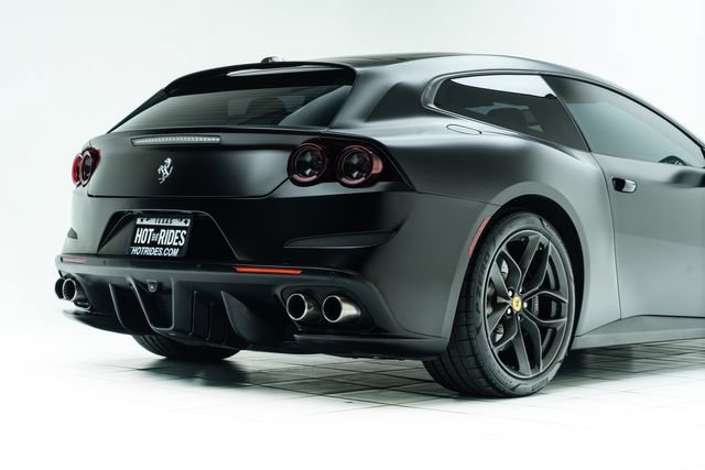 Used 2018 Ferrari GTC4Lusso T RWD image 16